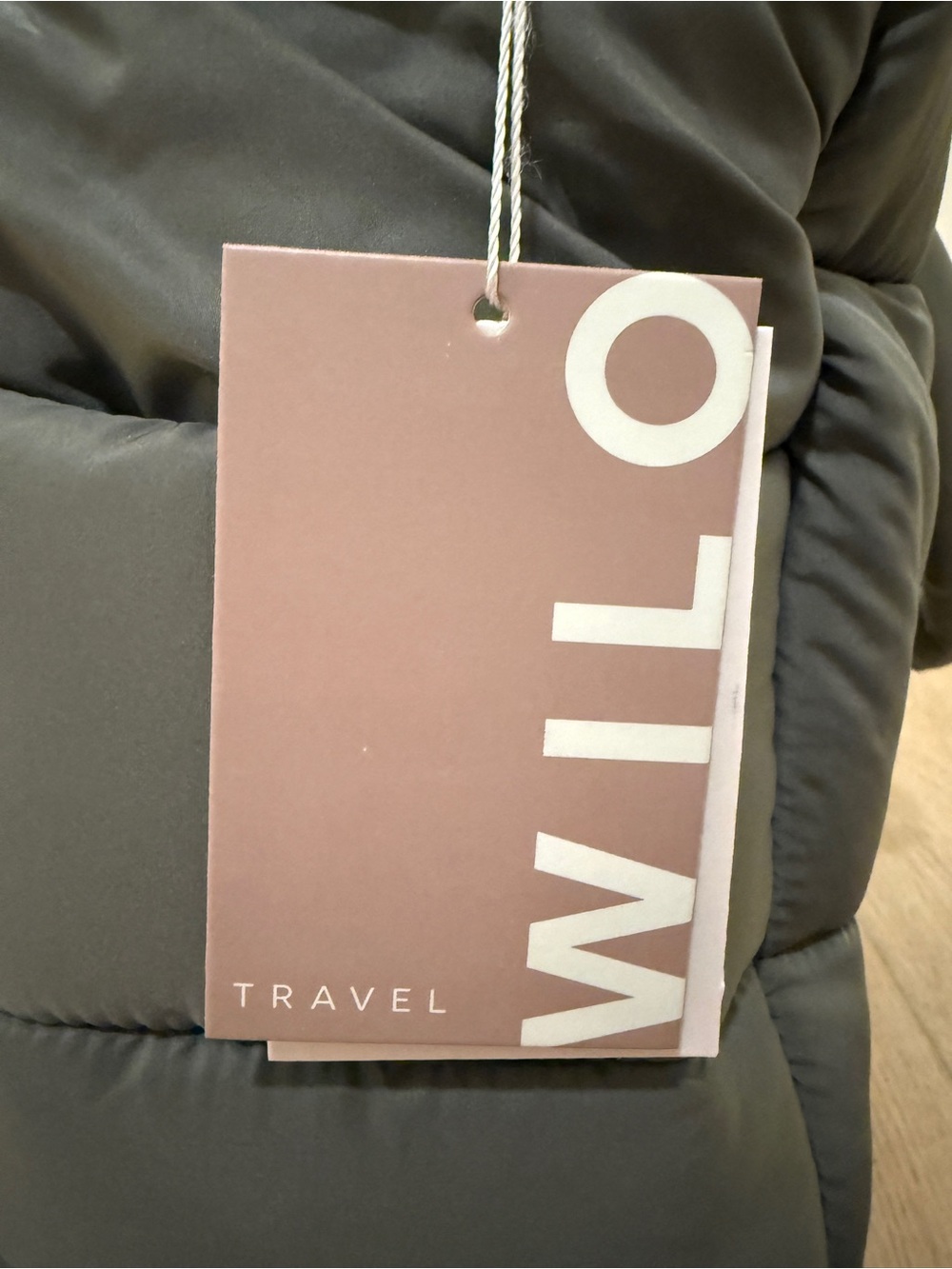 NWT Wilo the Label Sage Green Quilted Travel Bag - Picture 4 of 9